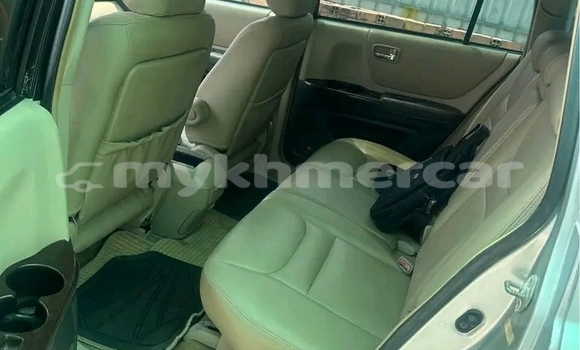 Buy Used Toyota Highlander Other Car in Chbar Mon in Kampong Speu Province Buy Used Toyota Highlander Other Car in Chbar Mon in Kampong Speu Province