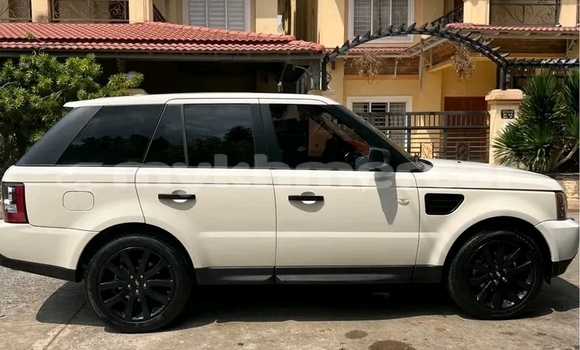 Buy Used Range Rover Range Rover White Car in Chbar Mon in Kampong Speu Province Buy Used Range Rover Range Rover White Car in Chbar Mon in Kampong Speu Province