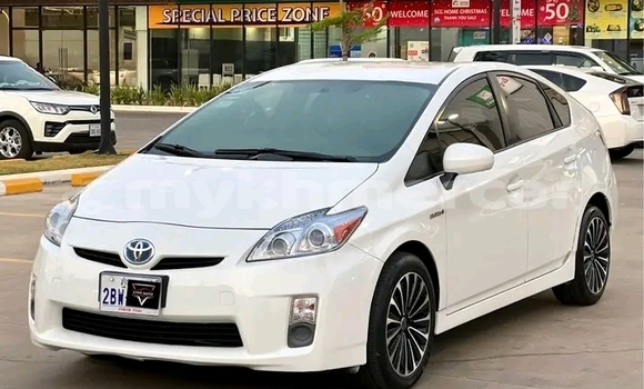 Buy Used Toyota Prius White Car in Cheom Ksan in Preah Vihear Province Buy Used Toyota Prius White Car in Cheom Ksan in Preah Vihear Province