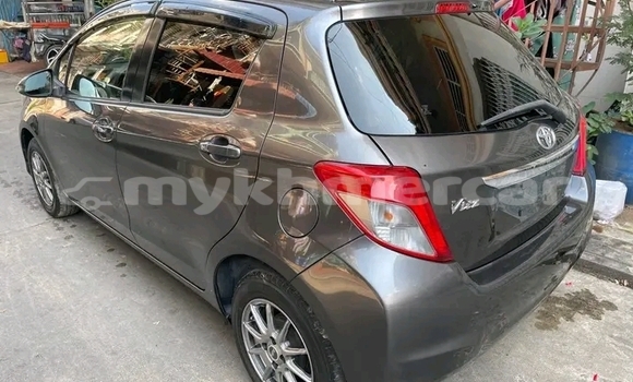 Buy Used Toyota Vitz Other Car in Chbar Mon in Kampong Speu Province Buy Used Toyota Vitz Other Car in Chbar Mon in Kampong Speu Province