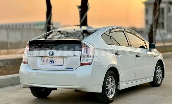 Buy Used Toyota Prius Alpha White Car in Chbar Mon in Kampong Speu Province Buy Used Toyota Prius Alpha White Car in Chbar Mon in Kampong Speu Province
