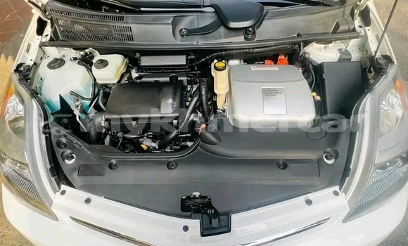 Buy Used Toyota Prius White Car in Chbar Mon in Kampong Speu Province Buy Used Toyota Prius White Car in Chbar Mon in Kampong Speu Province