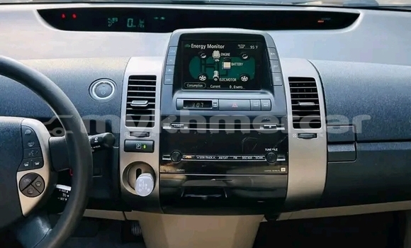 Buy Used Toyota Prius White Car in Chbar Mon in Kampong Speu Province Buy Used Toyota Prius White Car in Chbar Mon in Kampong Speu Province