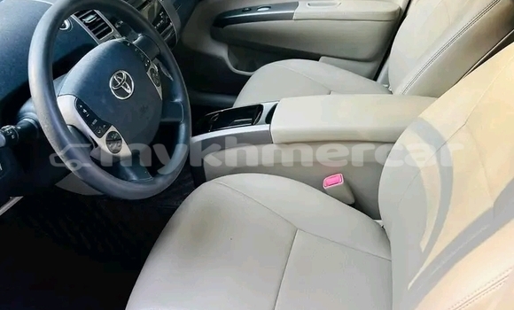 Buy Used Toyota Prius White Car in Chbar Mon in Kampong Speu Province Buy Used Toyota Prius White Car in Chbar Mon in Kampong Speu Province