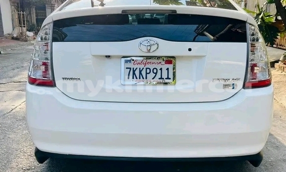 Buy Used Toyota Prius White Car in Chbar Mon in Kampong Speu Province Buy Used Toyota Prius White Car in Chbar Mon in Kampong Speu Province