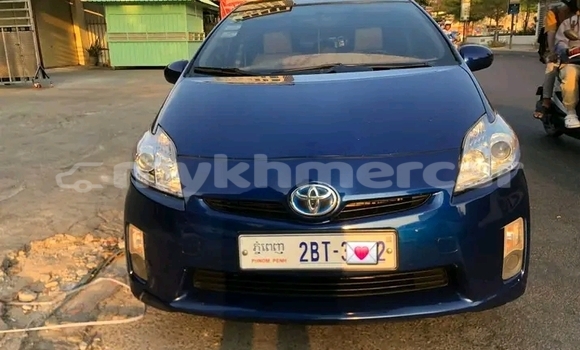 Buy Used Toyota Prius Green Car in Chbar Mon in Kampong Speu Province Buy Used Toyota Prius Green Car in Chbar Mon in Kampong Speu Province