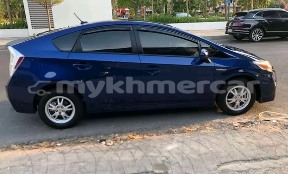 Buy Used Toyota Prius Green Car in Chbar Mon in Kampong Speu Province Buy Used Toyota Prius Green Car in Chbar Mon in Kampong Speu Province