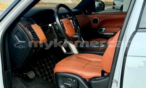 Buy Used Range Rover Evoque White Car in Chbar Mon in Kampong Speu Province Buy Used Range Rover Evoque White Car in Chbar Mon in Kampong Speu Province