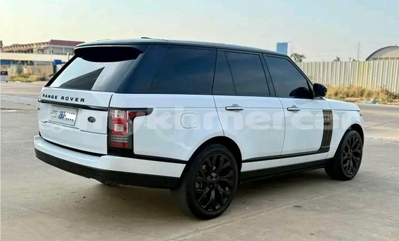 Buy Used Range Rover Evoque White Car in Chbar Mon in Kampong Speu Province Buy Used Range Rover Evoque White Car in Chbar Mon in Kampong Speu Province