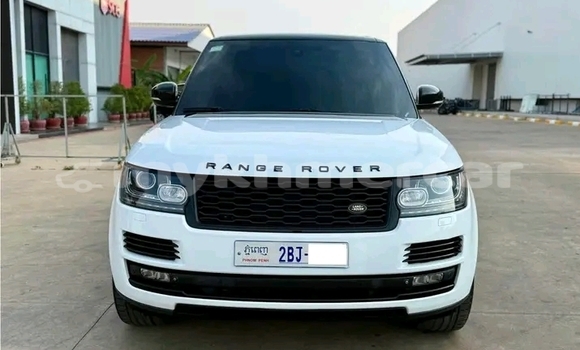 Buy Used Range Rover Evoque White Car in Chbar Mon in Kampong Speu Province Buy Used Range Rover Evoque White Car in Chbar Mon in Kampong Speu Province