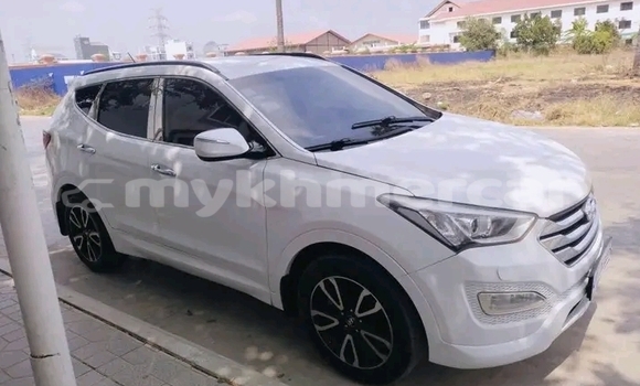 Buy Used Hyundai Santa Fe White Car in Chbar Mon in Kampong Speu Province Buy Used Hyundai Santa Fe White Car in Chbar Mon in Kampong Speu Province