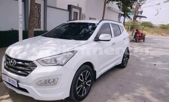 Buy Used Hyundai Santa Fe White Car in Chbar Mon in Kampong Speu Province Buy Used Hyundai Santa Fe White Car in Chbar Mon in Kampong Speu Province