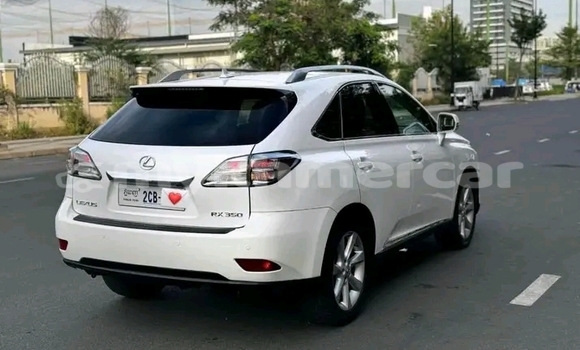 Buy Used Lexus RX 350 White Car in Chbar Mon in Kampong Speu Province Buy Used Lexus RX 350 White Car in Chbar Mon in Kampong Speu Province
