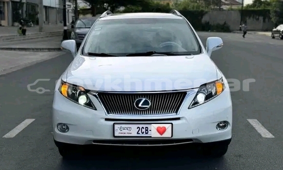 Buy Used Lexus RX 350 White Car in Chbar Mon in Kampong Speu Province Buy Used Lexus RX 350 White Car in Chbar Mon in Kampong Speu Province