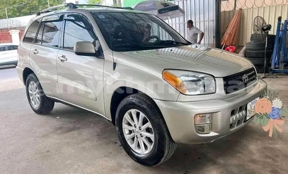 Buy Used Toyota RAV4 White Car in Chbar Mon in Kampong Speu Province Buy Used Toyota RAV4 White Car in Chbar Mon in Kampong Speu Province