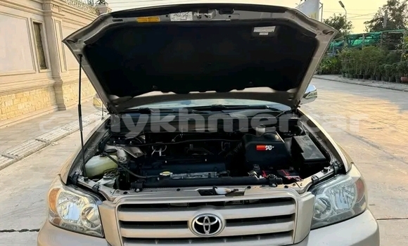 Buy Used Toyota Highlander Other Car in Chbar Mon in Kampong Speu Province Buy Used Toyota Highlander Other Car in Chbar Mon in Kampong Speu Province