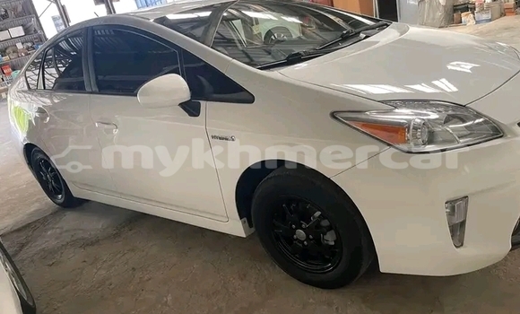 Buy Used Toyota Prius White Car in Chbar Mon in Kampong Speu Province Buy Used Toyota Prius White Car in Chbar Mon in Kampong Speu Province