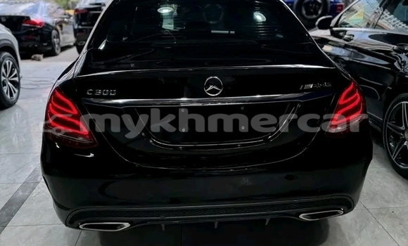 Buy Used Mercedes-Benz C250 coupe Black Car in Chbar Mon in Kampong Speu Province Buy Used Mercedes-Benz C250 coupe Black Car in Chbar Mon in Kampong Speu Province