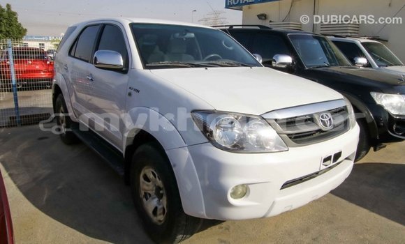Buy Import Toyota Fortuner White Car in Import - Dubai in Kampot Province Buy Import Toyota Fortuner White Car in Import - Dubai in Kampot Province