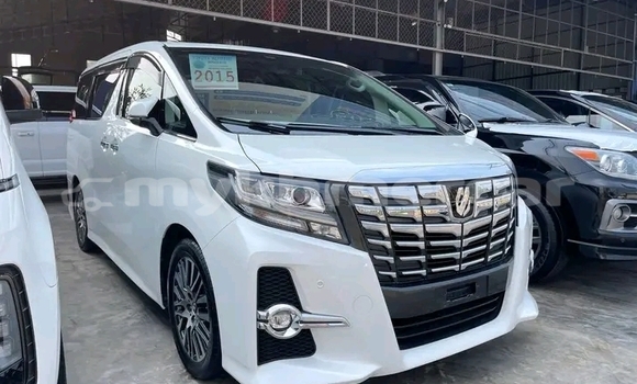 Buy Used Toyota Alphard White Car in Chbar Mon in Kampong Speu Province Buy Used Toyota Alphard White Car in Chbar Mon in Kampong Speu Province