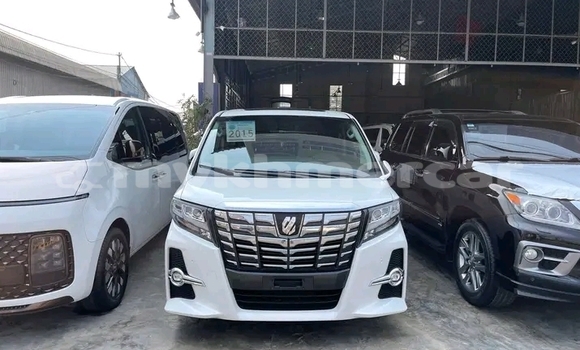 Buy Used Toyota Alphard White Car in Chbar Mon in Kampong Speu Province Buy Used Toyota Alphard White Car in Chbar Mon in Kampong Speu Province