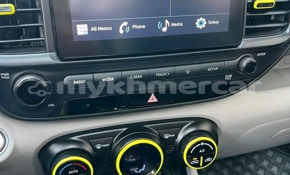 Buy Used Hyundai Verna White Car in Chbar Mon in Kampong Speu Province Buy Used Hyundai Verna White Car in Chbar Mon in Kampong Speu Province