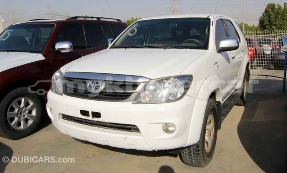 Buy Import Toyota Fortuner White Car in Import - Dubai in Kampot Province Buy Import Toyota Fortuner White Car in Import - Dubai in Kampot Province