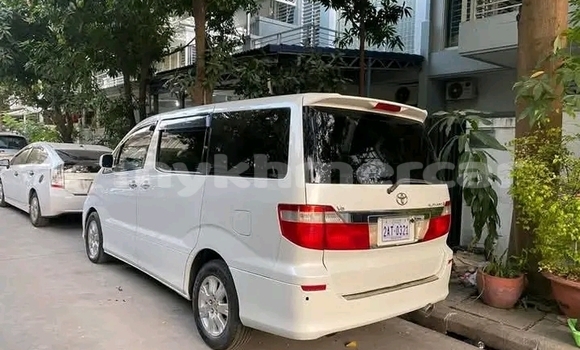 Buy Used Toyota Alphard White Car in Cheom Ksan in Preah Vihear Province Buy Used Toyota Alphard White Car in Cheom Ksan in Preah Vihear Province