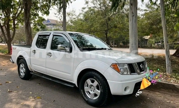 Buy Used Nissan Frontier White Car in Chbar Mon in Kampong Speu Province Buy Used Nissan Frontier White Car in Chbar Mon in Kampong Speu Province