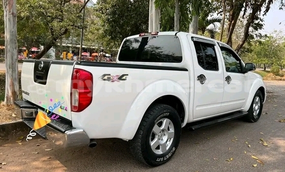 Buy Used Nissan Frontier White Car in Chbar Mon in Kampong Speu Province Buy Used Nissan Frontier White Car in Chbar Mon in Kampong Speu Province