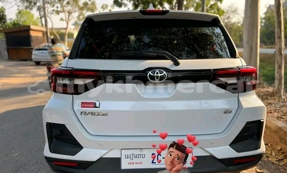 Buy Used Toyota Ractis White Car in Chbar Mon in Kampong Speu Province Buy Used Toyota Ractis White Car in Chbar Mon in Kampong Speu Province