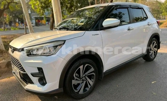 Buy Used Toyota Ractis White Car in Chbar Mon in Kampong Speu Province Buy Used Toyota Ractis White Car in Chbar Mon in Kampong Speu Province