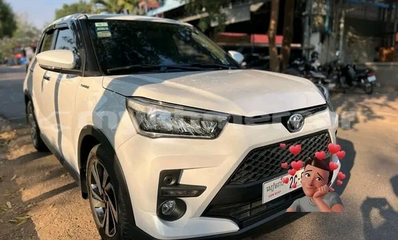 Buy Used Toyota Ractis White Car in Chbar Mon in Kampong Speu Province Buy Used Toyota Ractis White Car in Chbar Mon in Kampong Speu Province