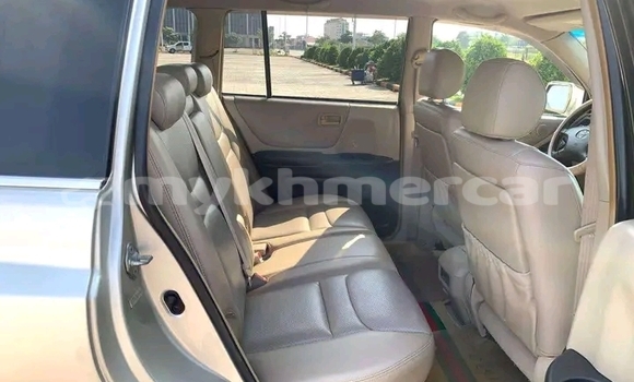 Buy Used Toyota Highlander Other Car in Chbar Mon in Kampong Speu Province Buy Used Toyota Highlander Other Car in Chbar Mon in Kampong Speu Province