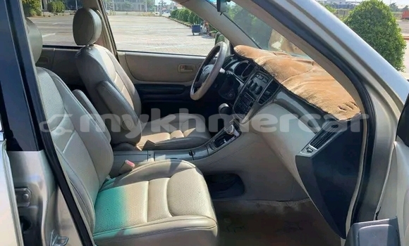 Buy Used Toyota Highlander Other Car in Chbar Mon in Kampong Speu Province Buy Used Toyota Highlander Other Car in Chbar Mon in Kampong Speu Province