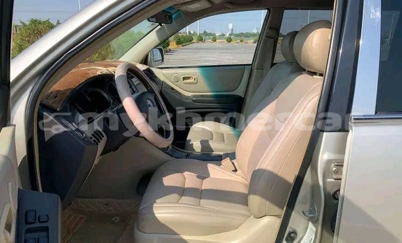 Buy Used Toyota Highlander Other Car in Chbar Mon in Kampong Speu Province Buy Used Toyota Highlander Other Car in Chbar Mon in Kampong Speu Province