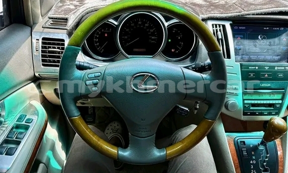 Buy Used Lexus ES 300 White Car in Chbar Mon in Kampong Speu Province Buy Used Lexus ES 300 White Car in Chbar Mon in Kampong Speu Province