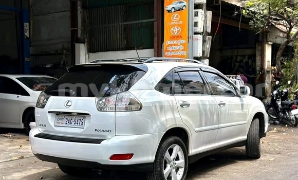 Buy Used Lexus ES 300 White Car in Chbar Mon in Kampong Speu Province Buy Used Lexus ES 300 White Car in Chbar Mon in Kampong Speu Province