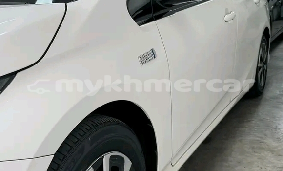 Buy Used Toyota Prius White Car in Chbar Mon in Kampong Speu Province Buy Used Toyota Prius White Car in Chbar Mon in Kampong Speu Province