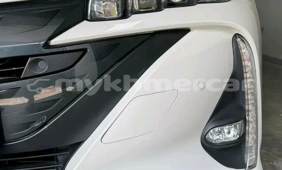 Buy Used Toyota Prius White Car in Chbar Mon in Kampong Speu Province Buy Used Toyota Prius White Car in Chbar Mon in Kampong Speu Province