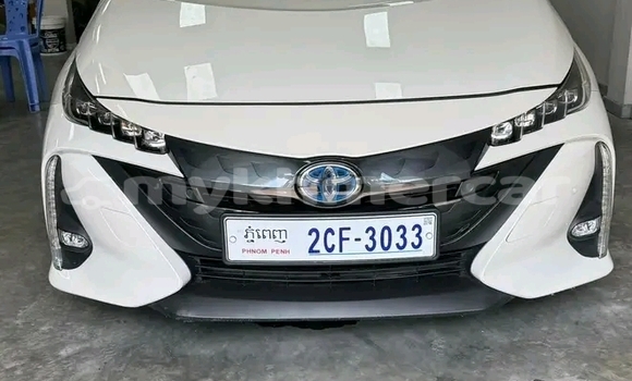 Buy Used Toyota Prius White Car in Chbar Mon in Kampong Speu Province Buy Used Toyota Prius White Car in Chbar Mon in Kampong Speu Province