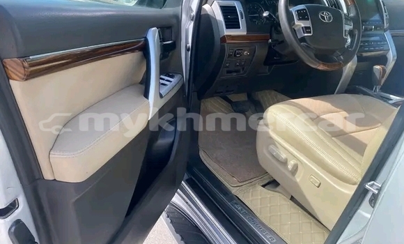 Buy Used Toyota Land Cruiser Other Car in Chbar Mon in Kampong Speu Province Buy Used Toyota Land Cruiser Other Car in Chbar Mon in Kampong Speu Province