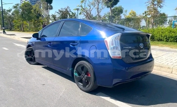 Buy Used Toyota Prius Blue Car in Chbar Mon in Kampong Speu Province Buy Used Toyota Prius Blue Car in Chbar Mon in Kampong Speu Province