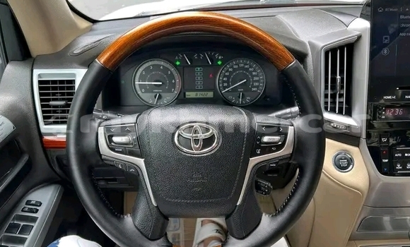 Acheter Occasion Voiture Toyota Land Cruiser Blanc à Chbar Mon, Kampong Speu Province Acheter Occasion Voiture Toyota Land Cruiser Blanc à Chbar Mon, Kampong Speu Province