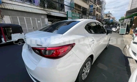 ទិញ បានប្រើ Mazda 2 White ឡាន} ក្នុង Chbar Mon ក្នុង Kampong Speu Province ទិញ បានប្រើ Mazda 2 White ឡាន} ក្នុង Chbar Mon ក្នុង Kampong Speu Province