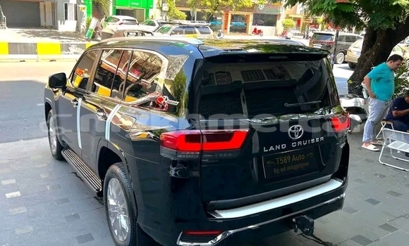 Acheter Occasion Voiture Toyota Land Cruiser Noir à Chbar Mon, Kampong Speu Province Acheter Occasion Voiture Toyota Land Cruiser Noir à Chbar Mon, Kampong Speu Province
