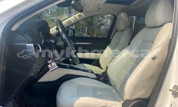 Buy Used Mazda CX-5 White Car in Bavet in Svay Rieng Province