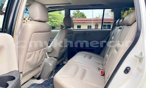 ទិញ បានប្រើ Toyota Highlander White ឡាន} ក្នុង Chbar Mon ក្នុង Kampong Speu Province ទិញ បានប្រើ Toyota Highlander White ឡាន} ក្នុង Chbar Mon ក្នុង Kampong Speu Province