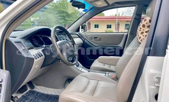 ទិញ បានប្រើ Toyota Highlander White ឡាន} ក្នុង Chbar Mon ក្នុង Kampong Speu Province ទិញ បានប្រើ Toyota Highlander White ឡាន} ក្នុង Chbar Mon ក្នុង Kampong Speu Province