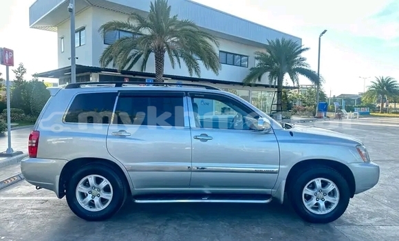 Acheter Occasion Voiture Toyota Highlander Autre à Chbar Mon, Kampong Speu Province Acheter Occasion Voiture Toyota Highlander Autre à Chbar Mon, Kampong Speu Province